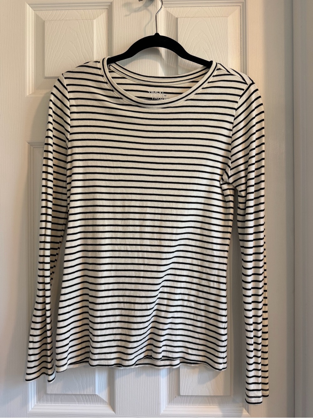 Time and Tru Black & White Striped Long-Sleeve Tee